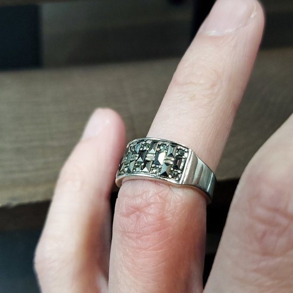 Size 6 925 Sterling Silver Beautiful Marcasite Stone Pattern Ring - Picture 3 of 8